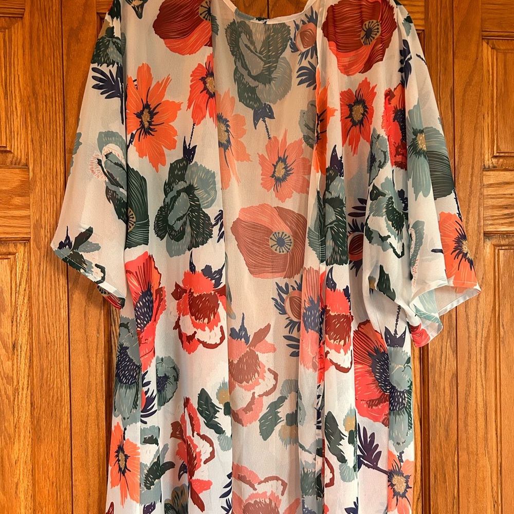 🆕🍓Floral Sheer Kimono/Coverup - Picture 3 of 7